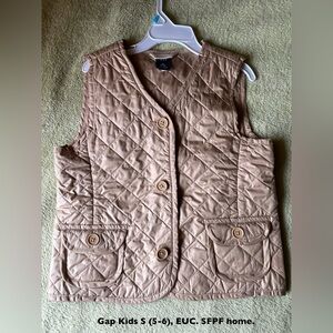 Girls Gap Size S 5-6 Quilted Tan Button Front Vest